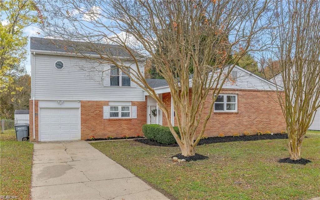 42 Banister DR, HAMPTON VA 23666 - Photo 2