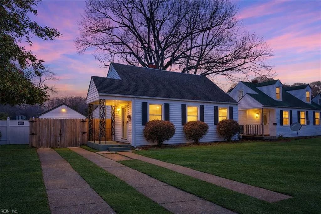 13 E Lamington RD, HAMPTON VA 23669 - Main photo