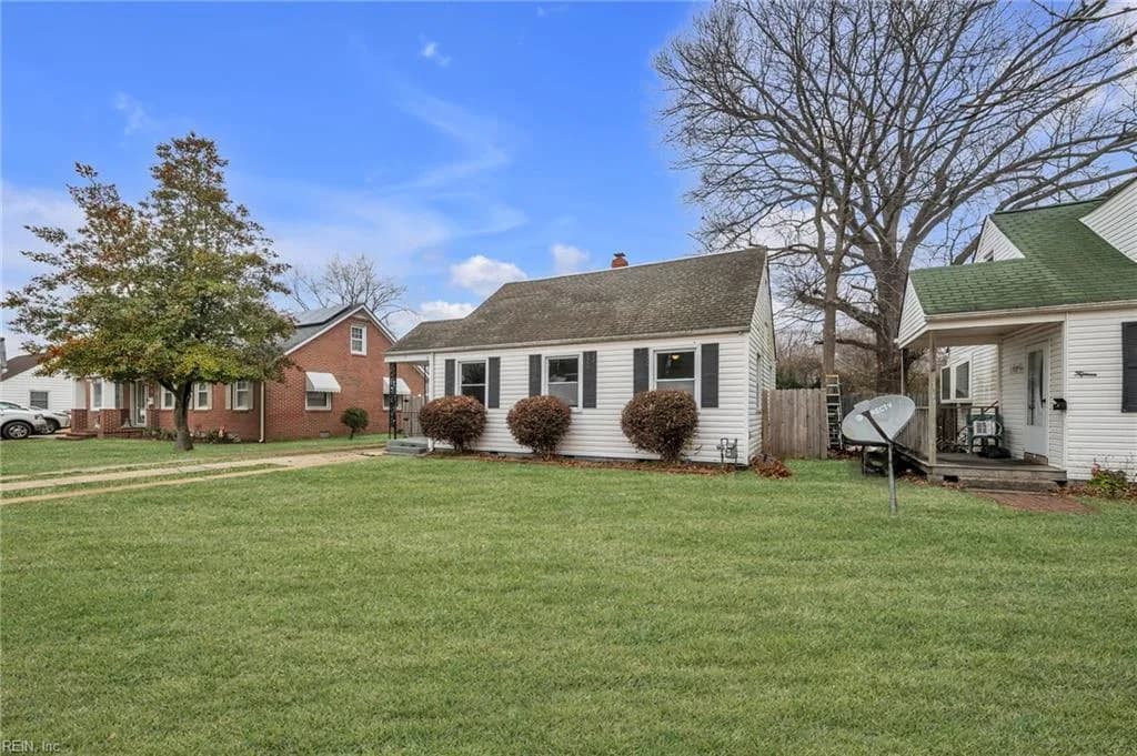 13 E Lamington RD, HAMPTON VA 23669 - Photo 3