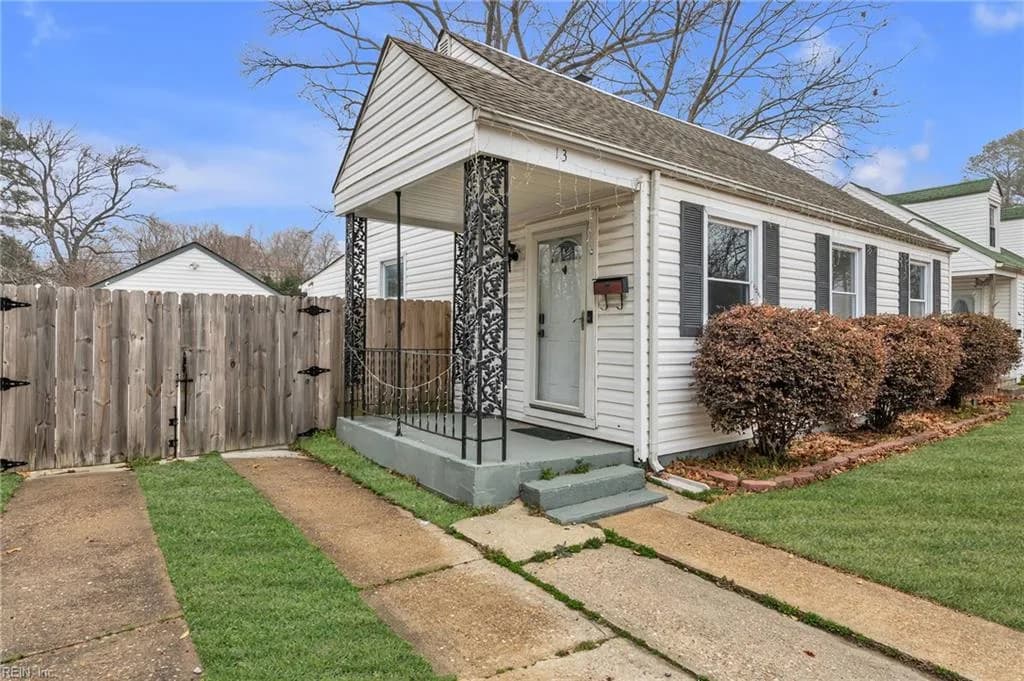 13 E Lamington RD, HAMPTON VA 23669 - Photo 5