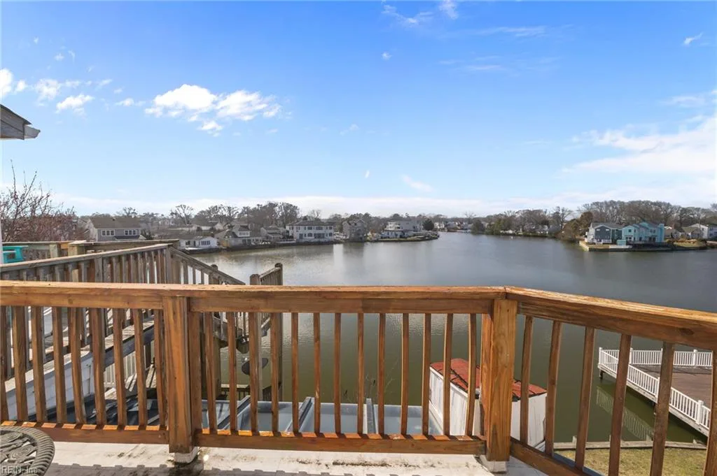 205 Lake DR, VIRGINIABEACH VA 23451