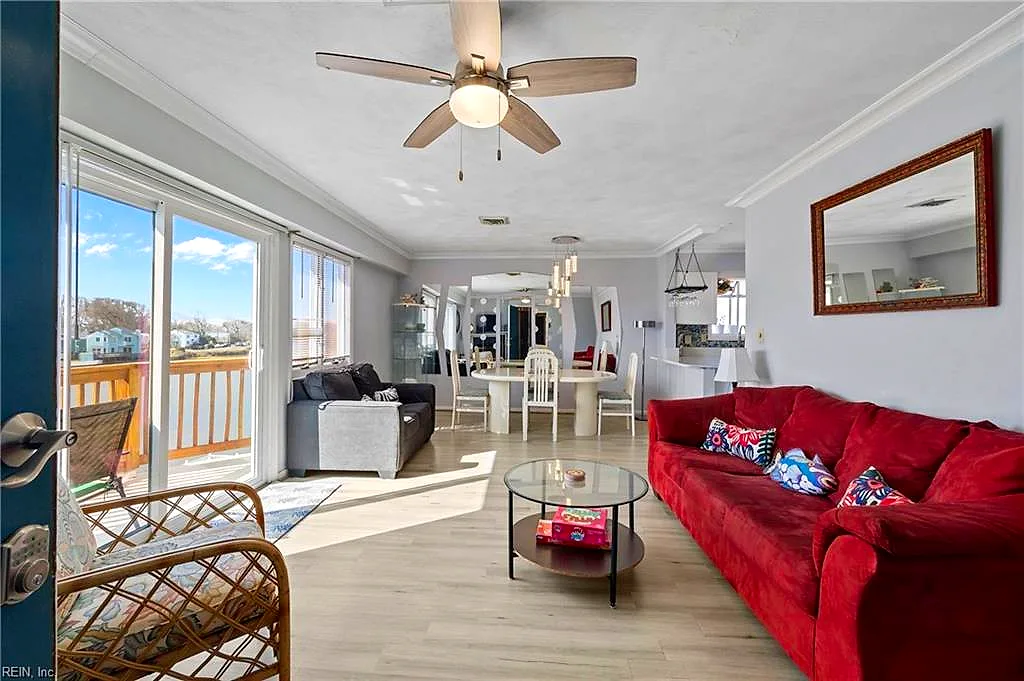 205 Lake DR, Virginia Beach — 1 bed Residential, 949 sqft