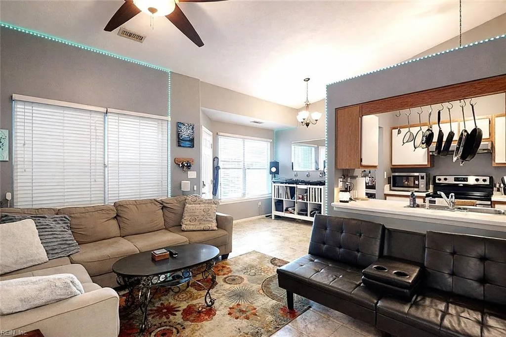 3187 Tidal Bay LN, Virginia Beach — 3 bed Residential, 1,001 sqft