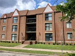 620 W Olney RD #11, NORFOLK VA 23507 - Photo 2