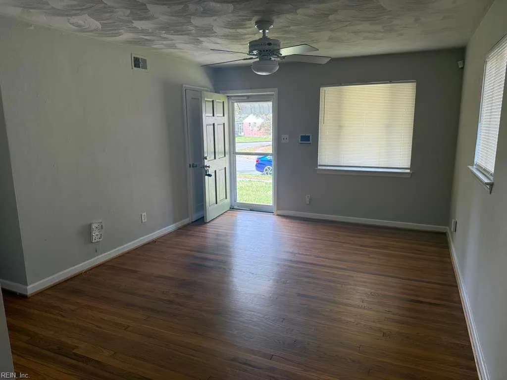 5404 Douglas ST, NORFOLK VA 23509 - Photo 4
