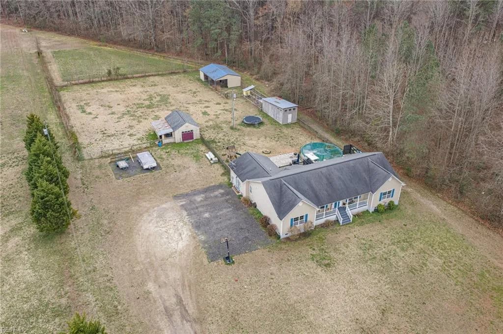 10095 Ivor RD, IVOR VA 23866 - Photo 3