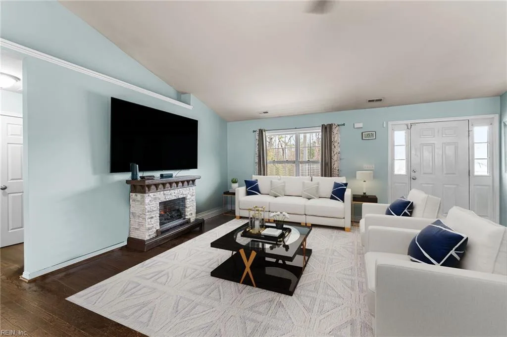 10095 Ivor RD, IVOR VA 23866 - Photo 4
