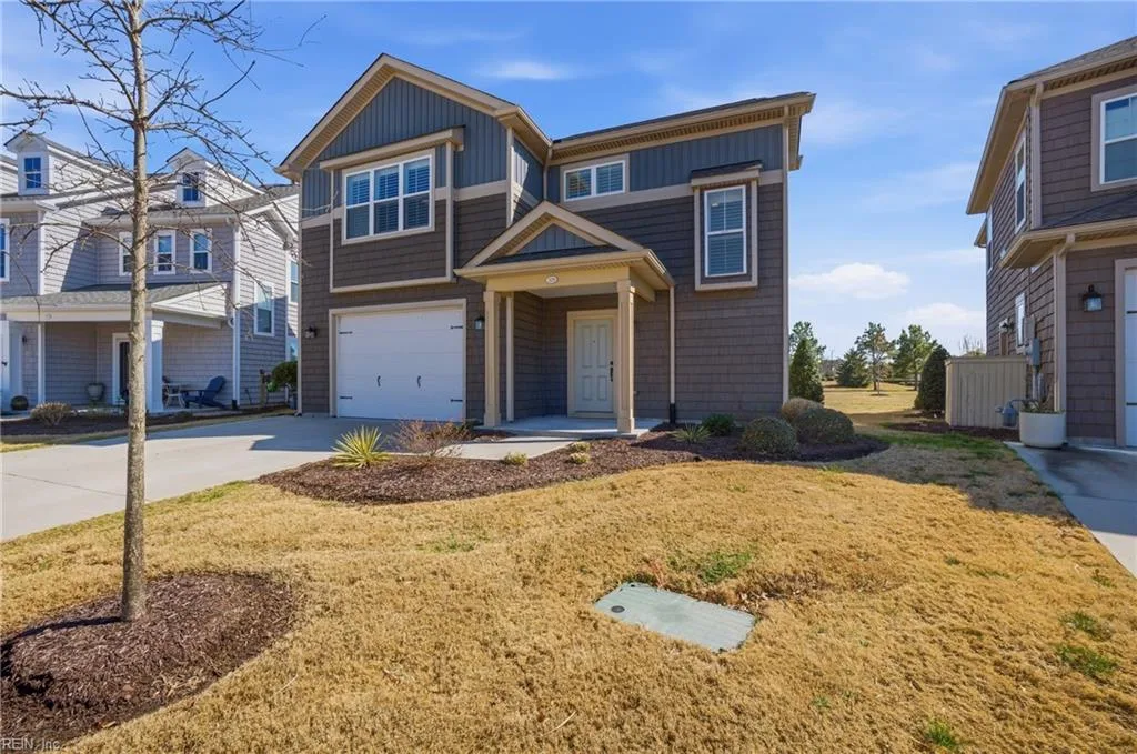 329 Middleton WAY, Chesapeake — 3 bed Residential, 2,433 sqft