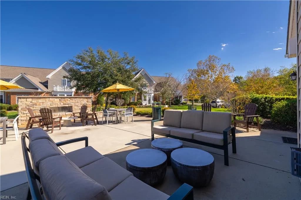 205 Oxford AVE #39-2, SMITHFIELD VA 23430 - Photo 5
