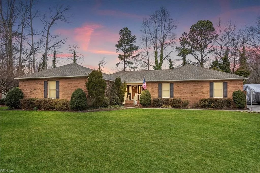 14 Valmoore DR, POQUOSON VA 23662
