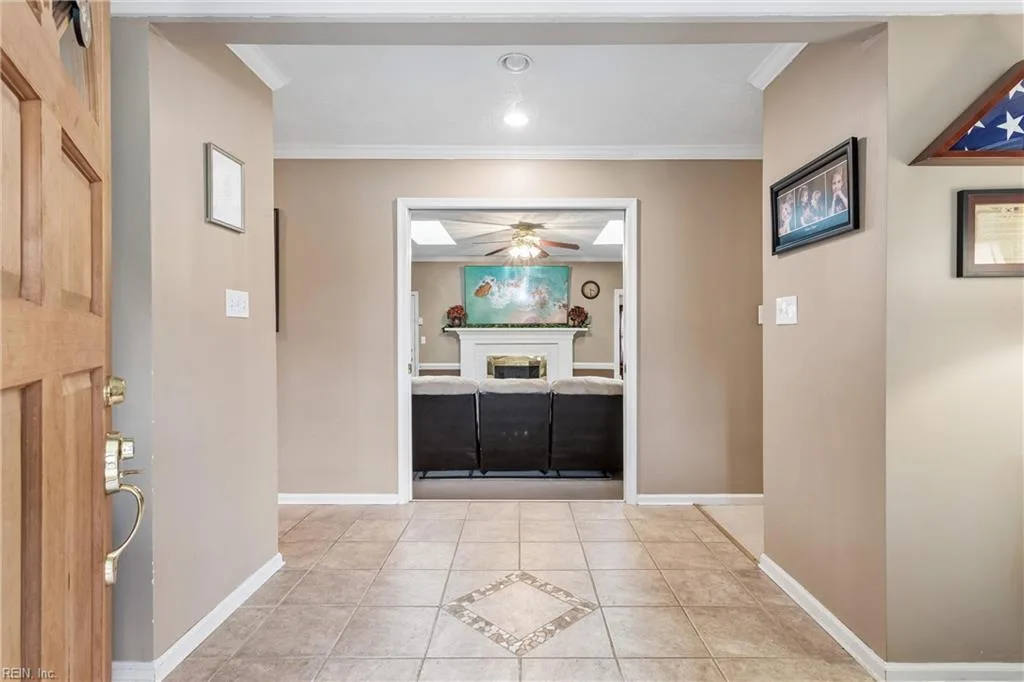14 Valmoore DR, POQUOSON VA 23662 - Photo 5