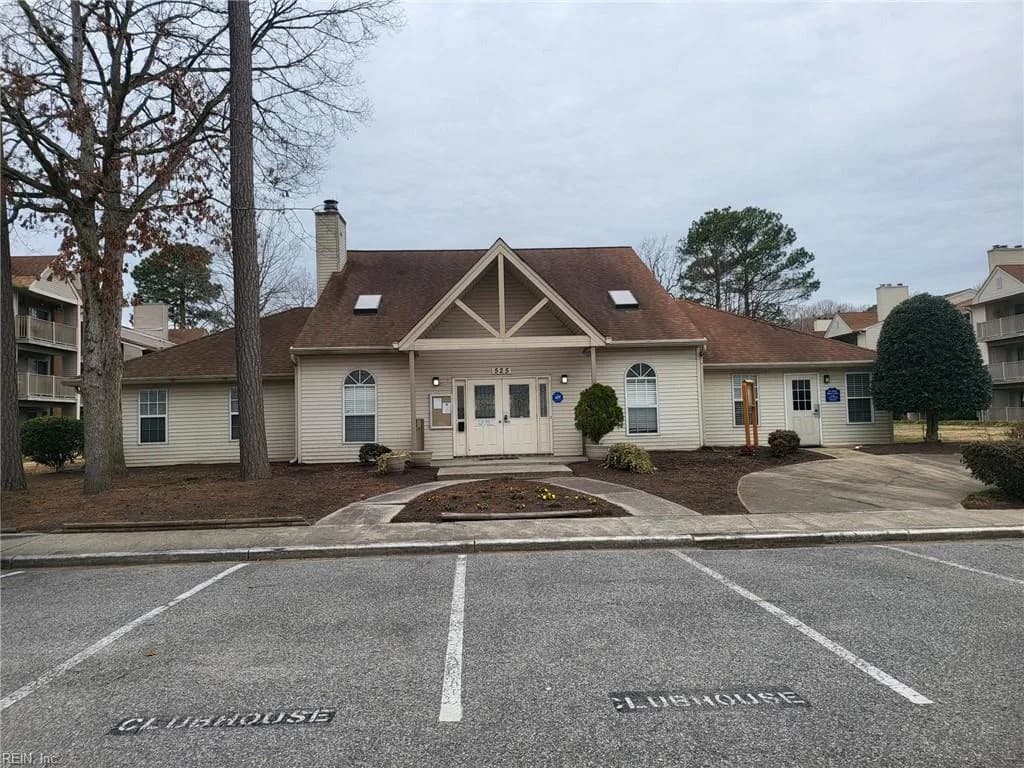 541 Pineland CIR #301, NEWPORTNEWS VA 23608 - Photo 3