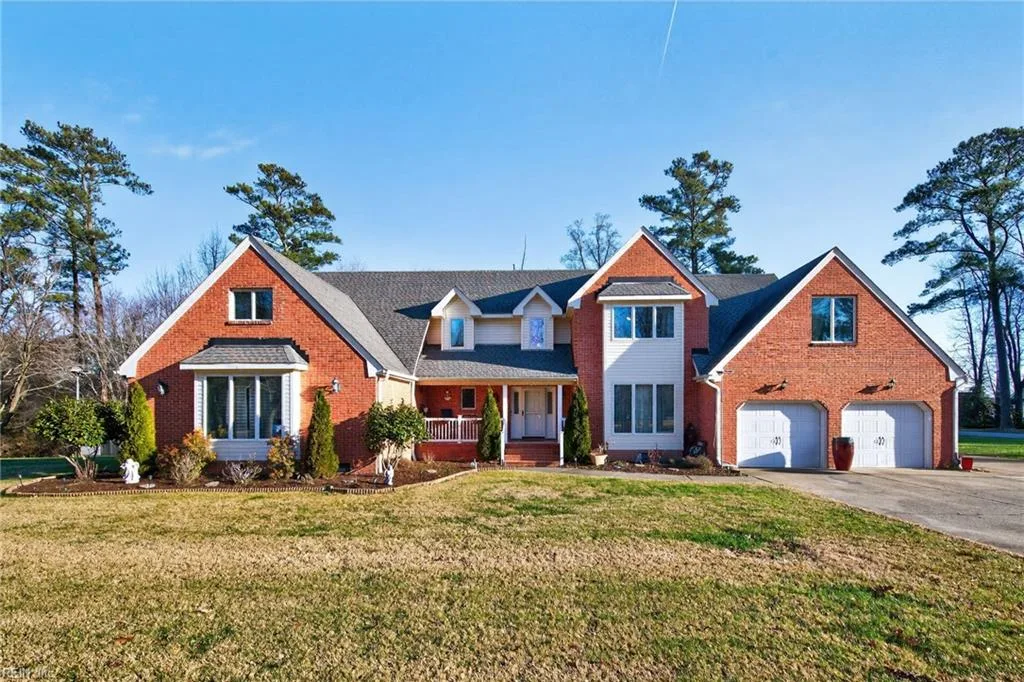9327 Rivershore DR, SUFFOLK VA 23433