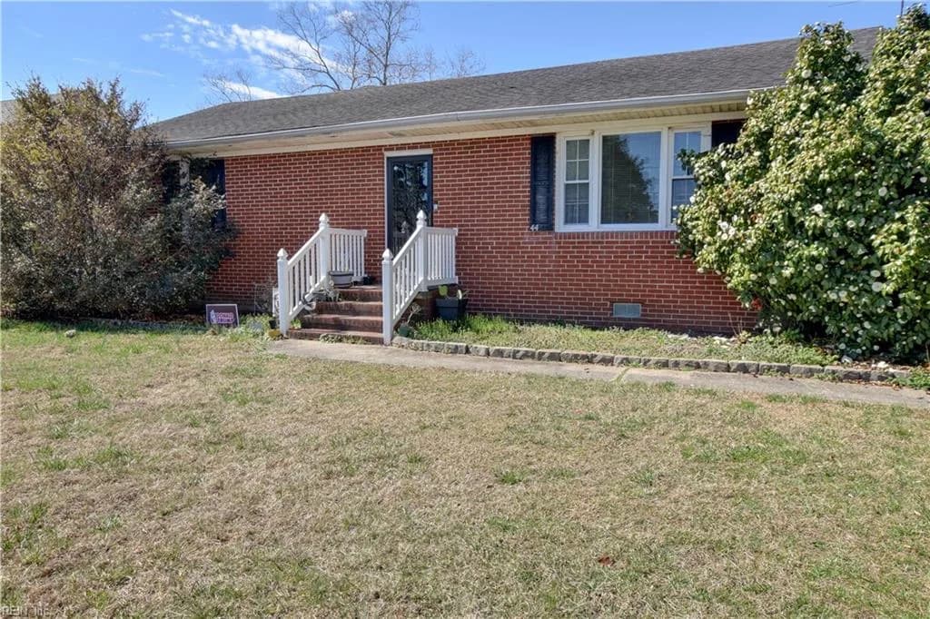 44 N Court ST, WINDSOR VA 23487 - Photo 2