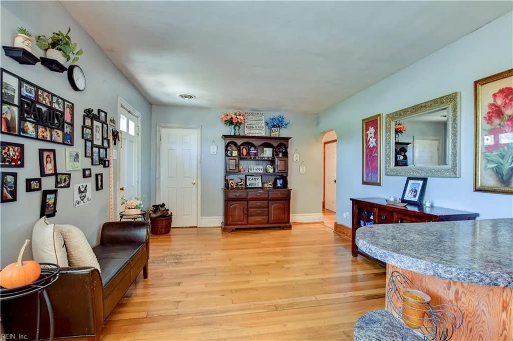 44 N Court ST, WINDSOR VA 23487 - Photo 5