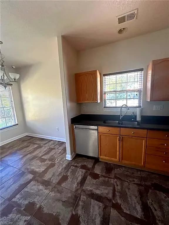 488 S Birdneck RD, VIRGINIABEACH VA 23451 - Photo 4