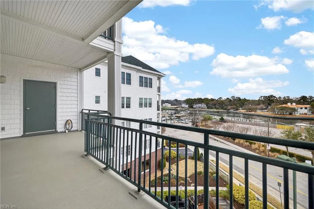 2140 Vista CIR #403, VIRGINIABEACH VA 23451 - Photo 4