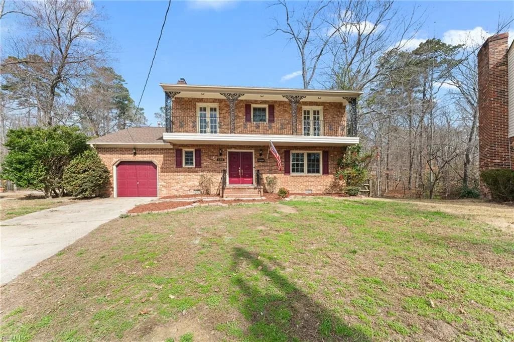 159 Highwood CIR, Newport News — 5 bed Residential, 2,300 sqft