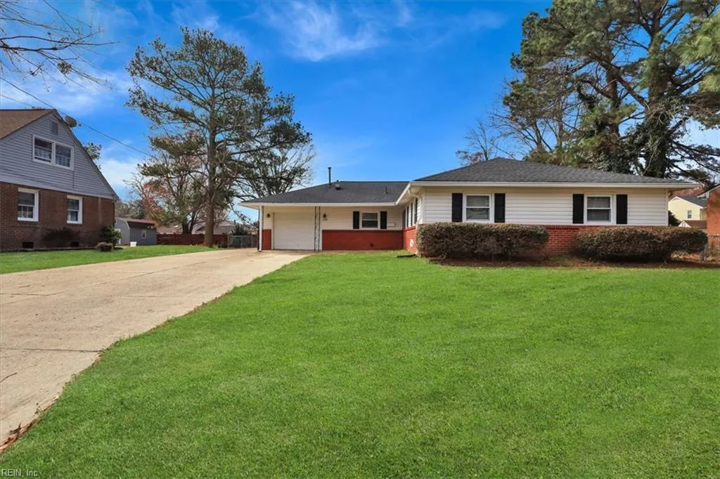 135 Raymond DR, Hampton — 4 bed Residential, 1,545 sqft