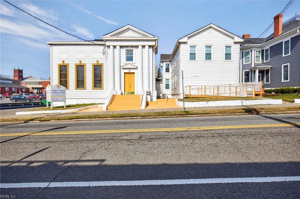 132 Bank ST, SUFFOLK VA 23434