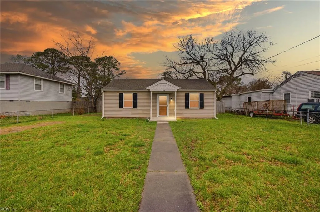 408 Roane DR, Hampton — 2 bed Residential, 707 sqft