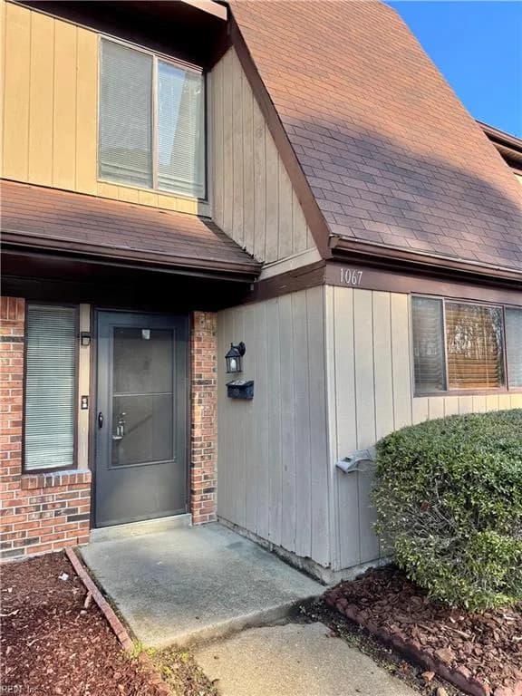 1067 Willow Green DR, NEWPORT NEWS VA 23602 - Main photo