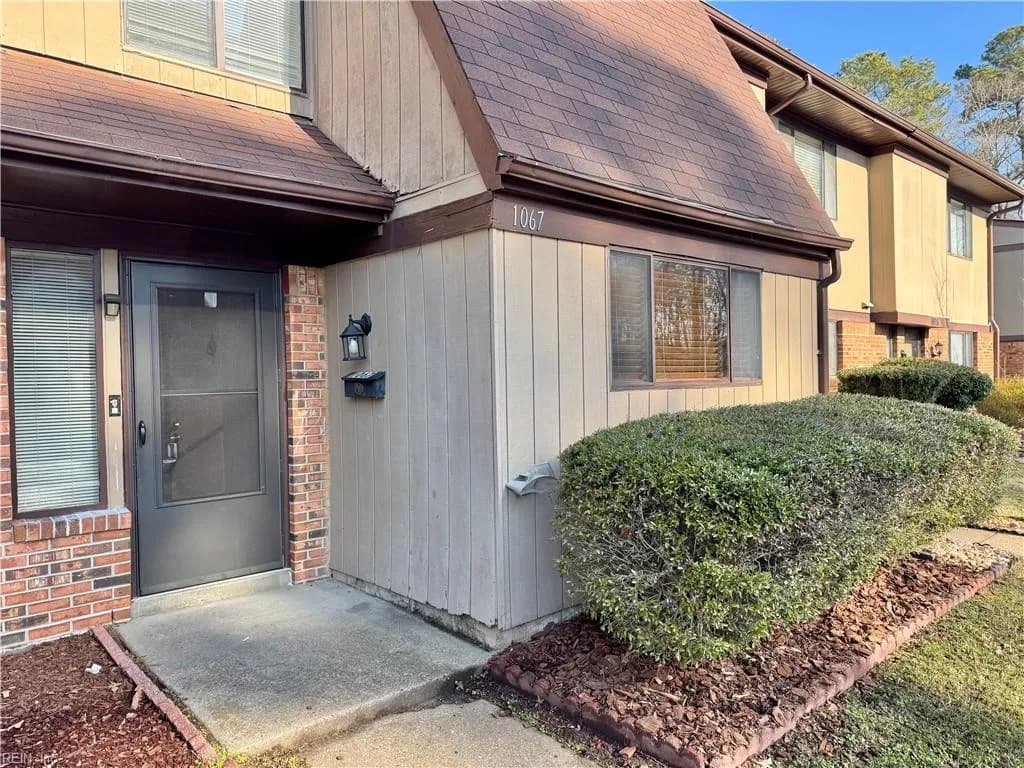 1067 Willow Green DR, NEWPORTNEWS VA 23602 - Photo 3