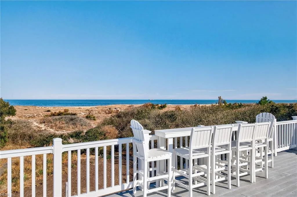 8502 Ocean Front AVE #A, Virginia Beach — 7 bed Residential, 3,484 sqft