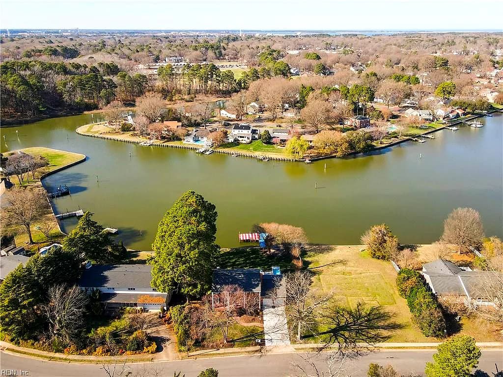413 Elizabeth Lake DR, HAMPTON VA 23669 - Main photo
