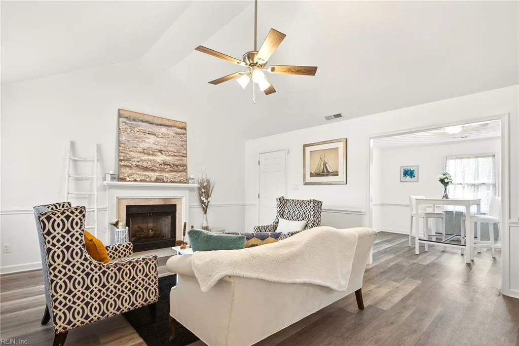 2076 Nansemond PW, SUFFOLK VA 23434