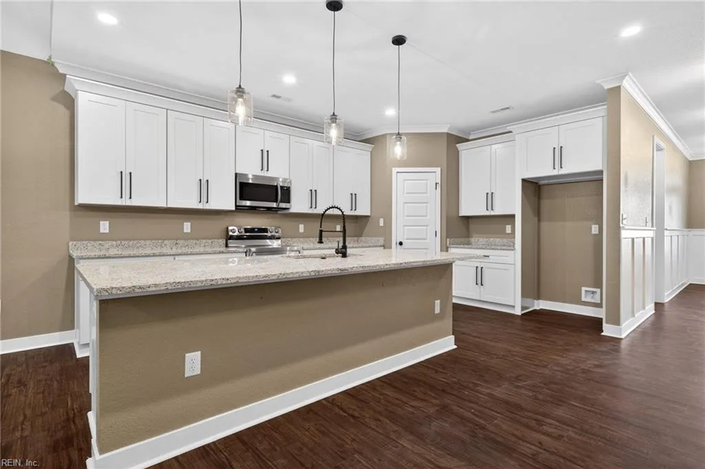 10176 Bank ST, WINDSOR VA 23487 - Photo 3