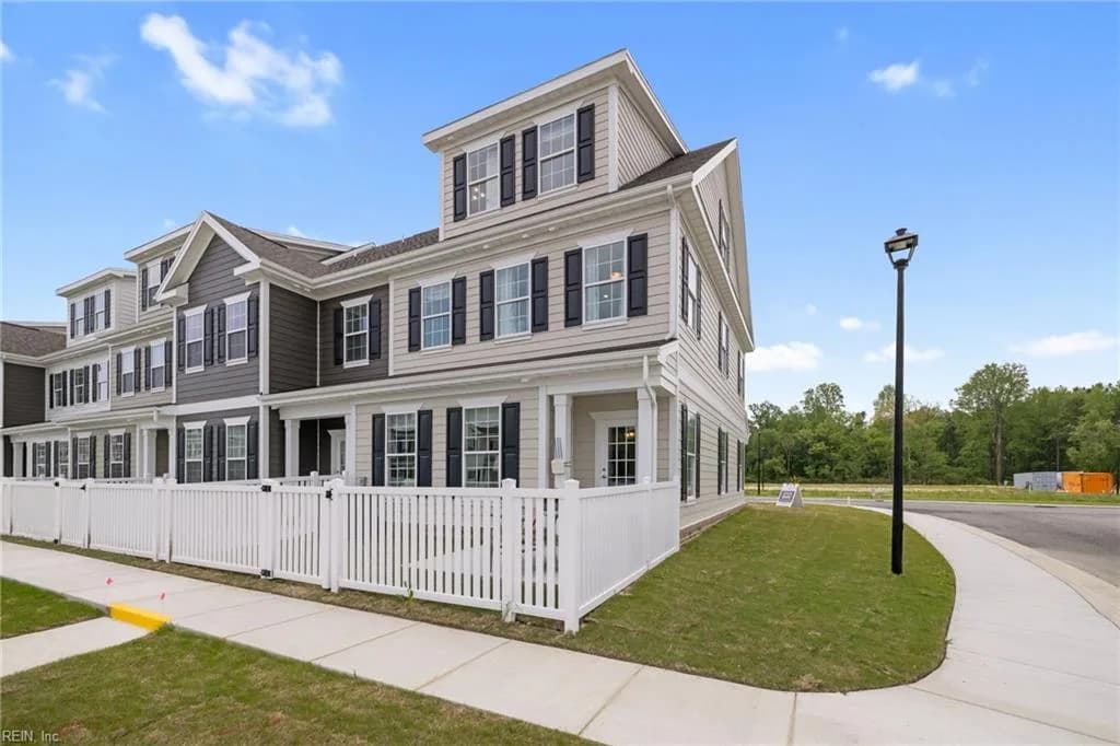 4924 Apricot WAY, CHESAPEAKE VA 23321 - Photo 4