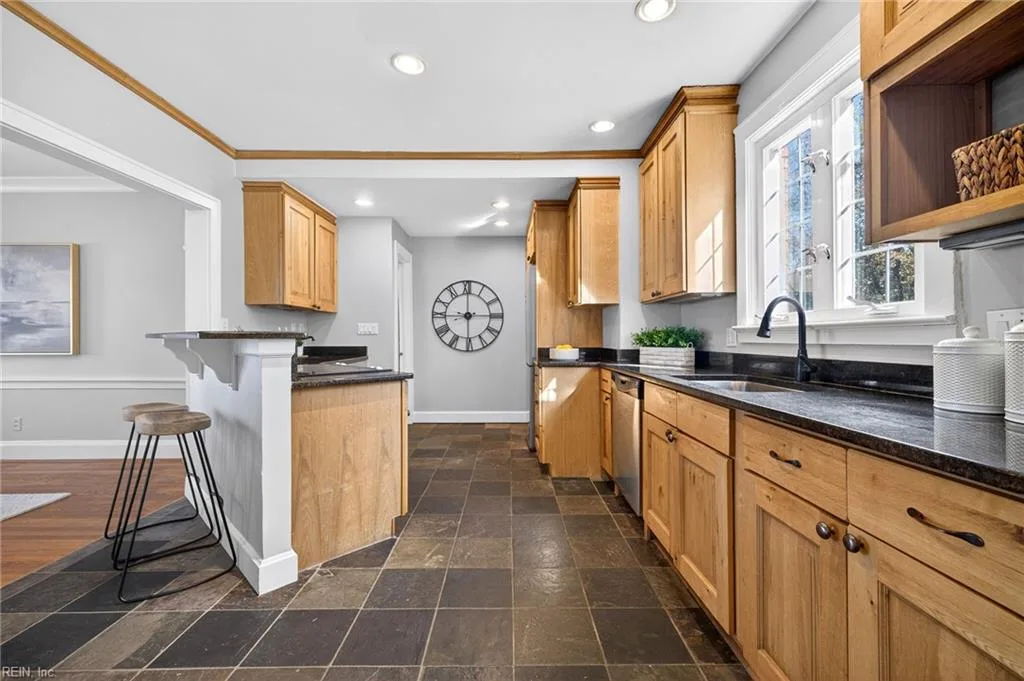 1200 N Fairwater DR, NORFOLK VA 23508 - Photo 4