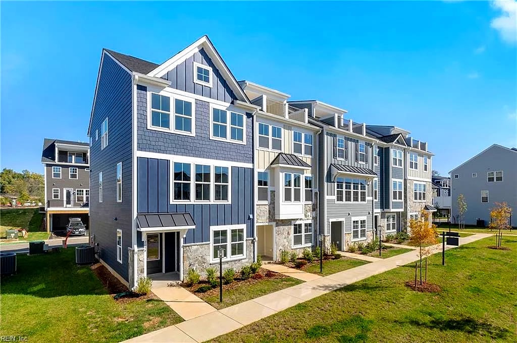 121 Bracewell LN, YORKTOWN VA 23692