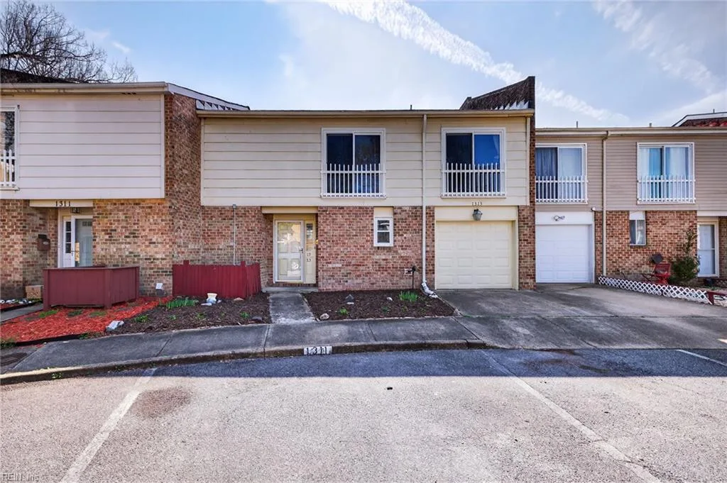 1313 Glyndon DR, Virginia Beach — 4 bed Residential, 2,137 sqft