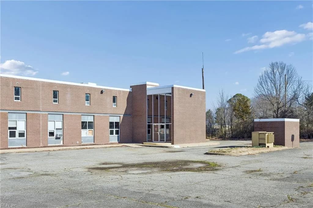 9302 Warwick BLVD, NEWPORTNEWS VA 23601 - Photo 4