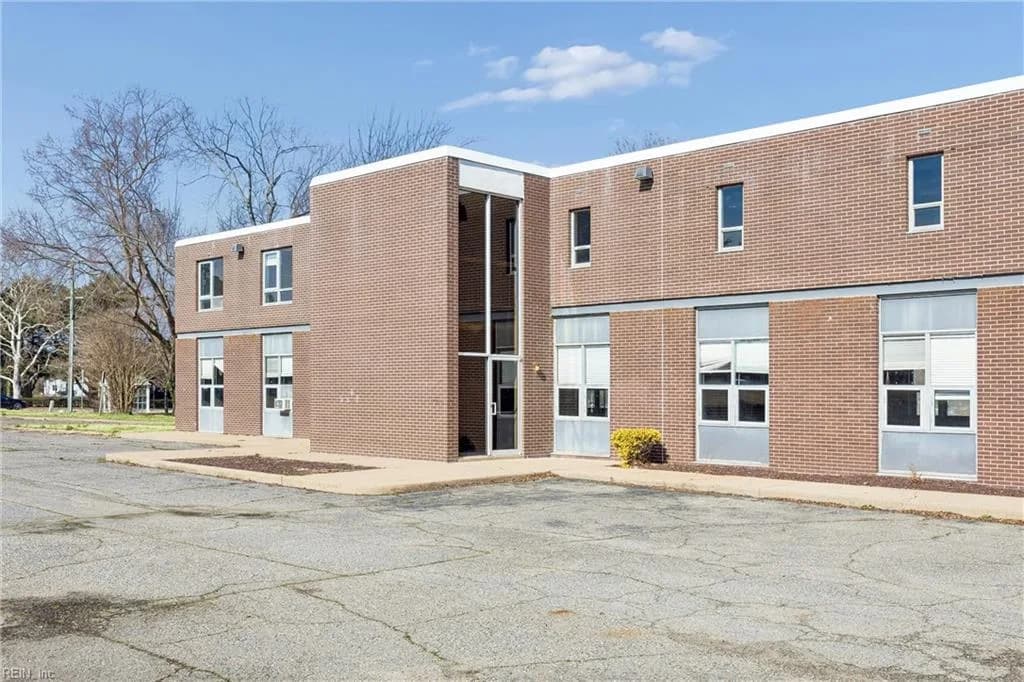 9302 Warwick BLVD, NEWPORTNEWS VA 23601 - Photo 5
