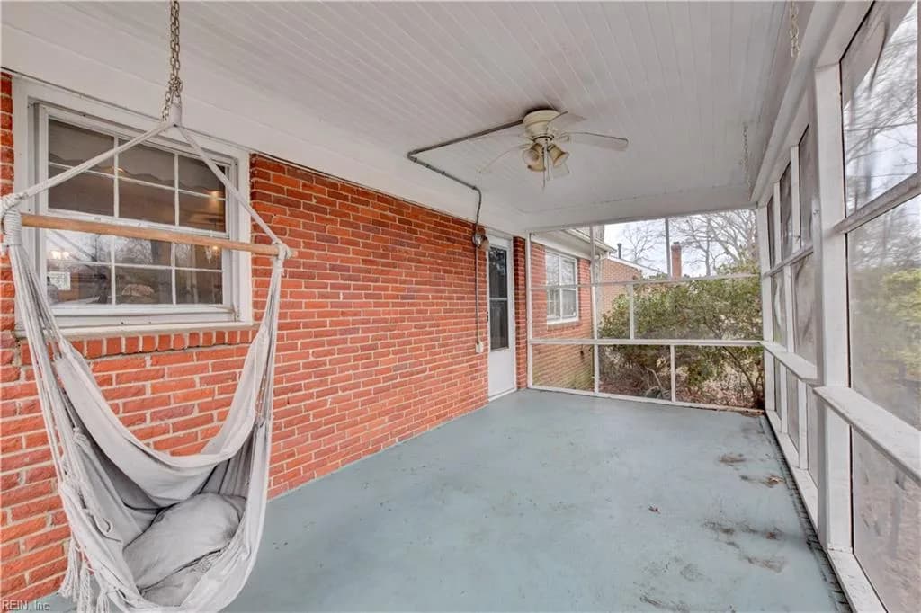 217 Hankins DR, HAMPTON VA 23669 - Photo 4