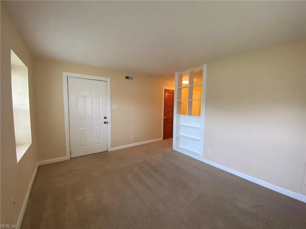 2037 E Ocean View AVE #1, NORFOLK VA 23503 - Photo 3