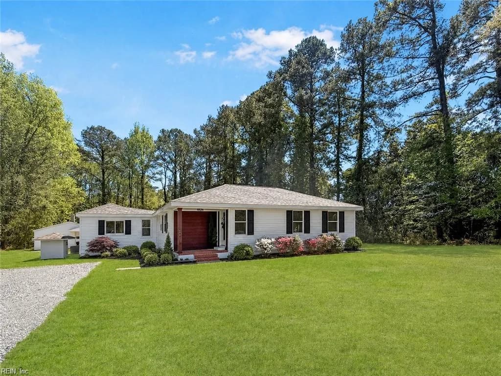 4817 Charlton DR, CHESAPEAKE VA 23321 - Photo 2