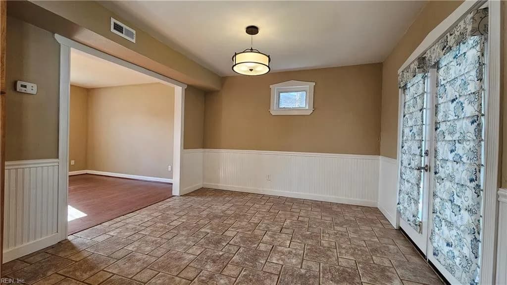 3736 Colonial PW, VIRGINIABEACH VA 23452 - Photo 5