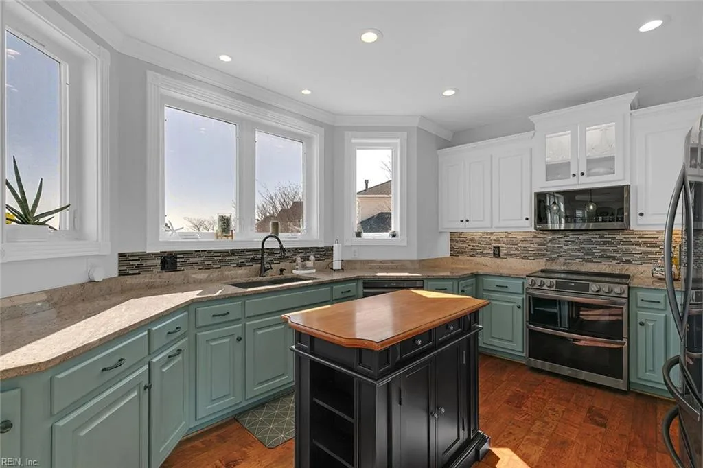 27 Rileys WAY, HAMPTON VA 23664 - Photo 5