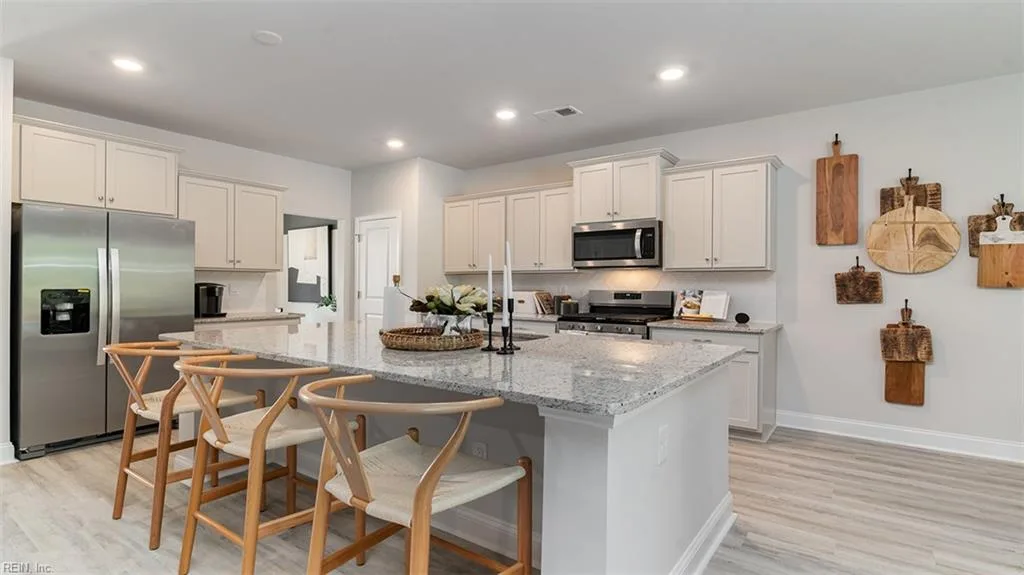 119 Gallop WAY, YORKTOWN VA 23690 - Photo 3