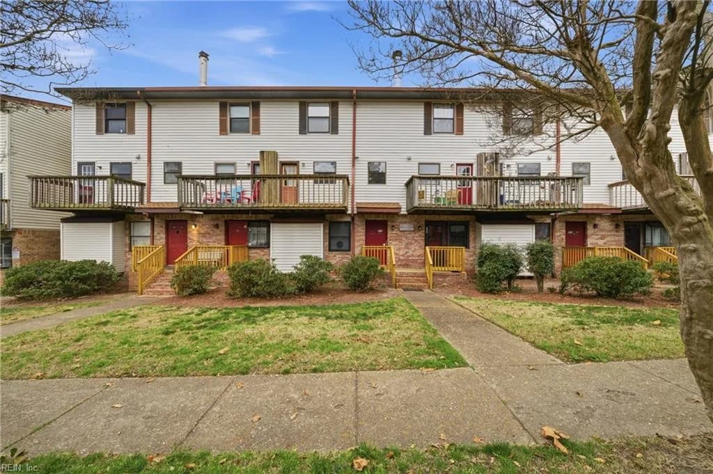 225 A View AVE #214, NORFOLK VA 23503 - Main photo