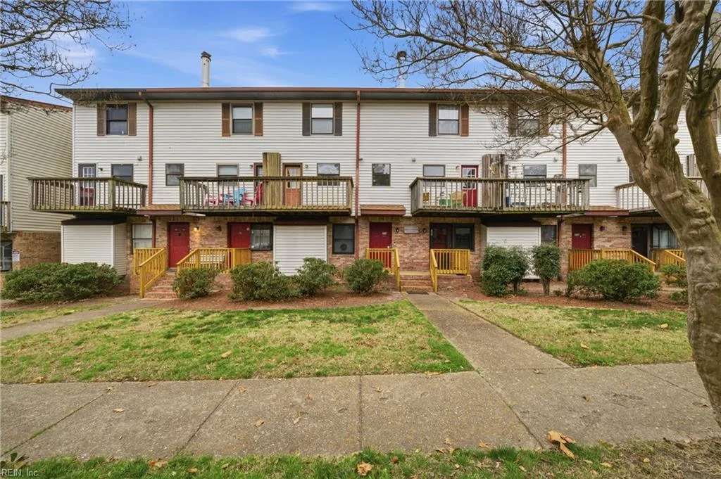 225 A View AVE #214, Norfolk — 2 bed Residential, 960 sqft