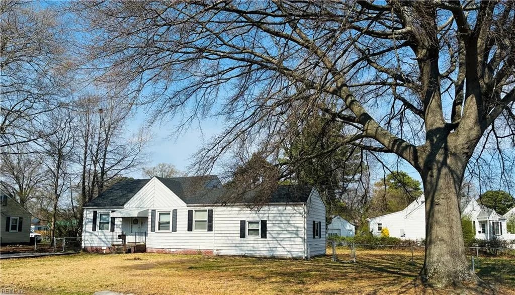 14 Fairview CIR S, Portsmouth — 3 bed Residential, 1,300 sqft