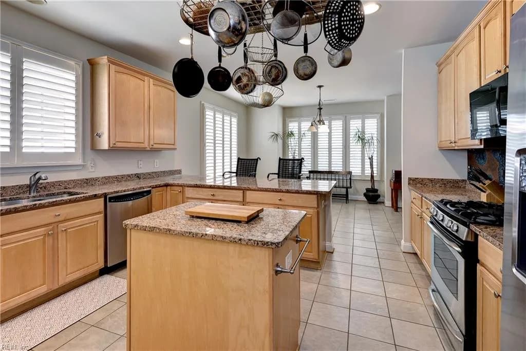 6505 Lloyds LN, WILLIAMSBURG VA 23188 - Photo 4