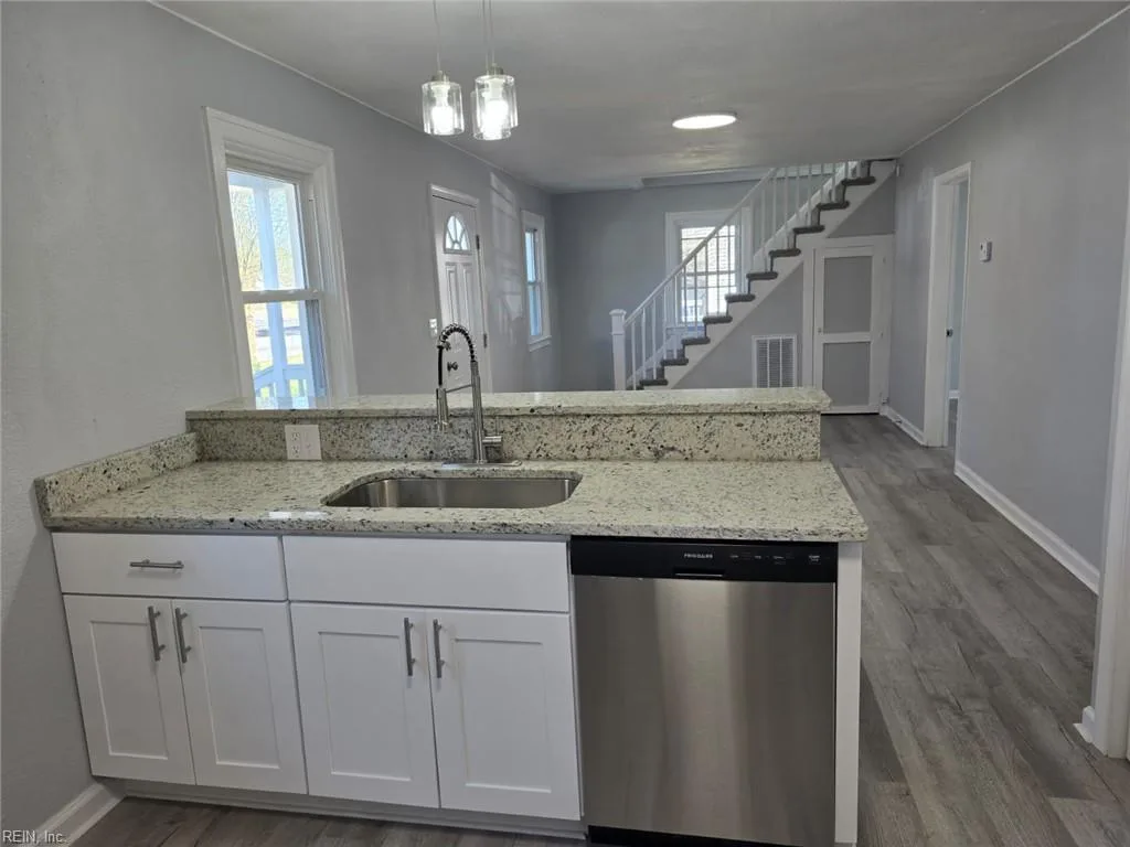 9 Croatan TRL, PORTSMOUTH VA 23701 - Photo 5