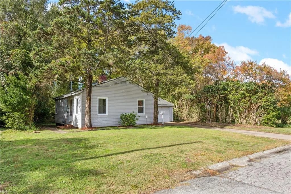 8227 Andrew LN, NORFOLK VA 23505 - Photo 5