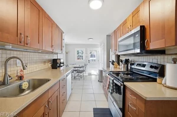 8113 Colin DR, NORFOLK VA 23518 - Main photo